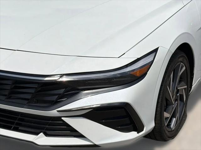 2025 Hyundai Elantra Hybrid Limited