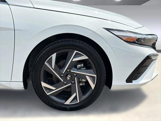 2025 Hyundai Elantra Hybrid Limited