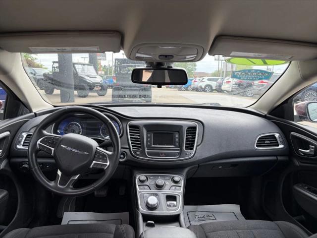 2017 Chrysler 200 Touring