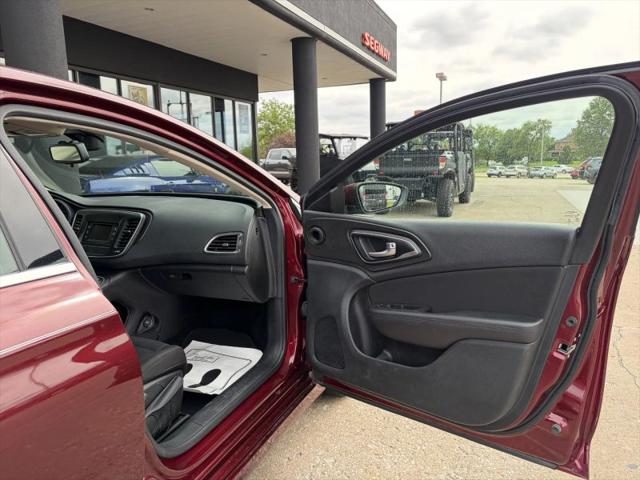 2017 Chrysler 200 Touring