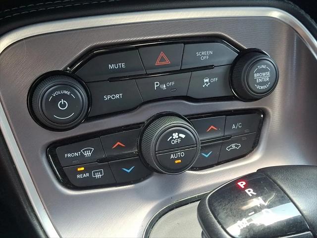 2022 Dodge Challenger SXT AWD
