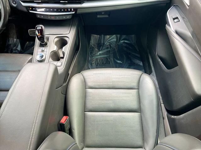 2024 Cadillac XT4 FWD Sport
