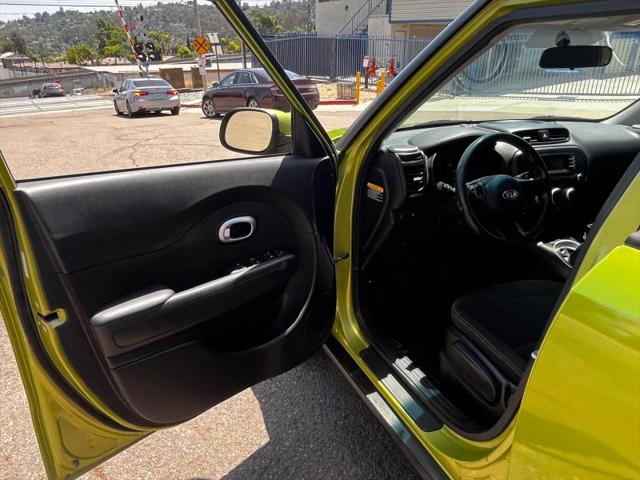 2015 Kia Soul Base