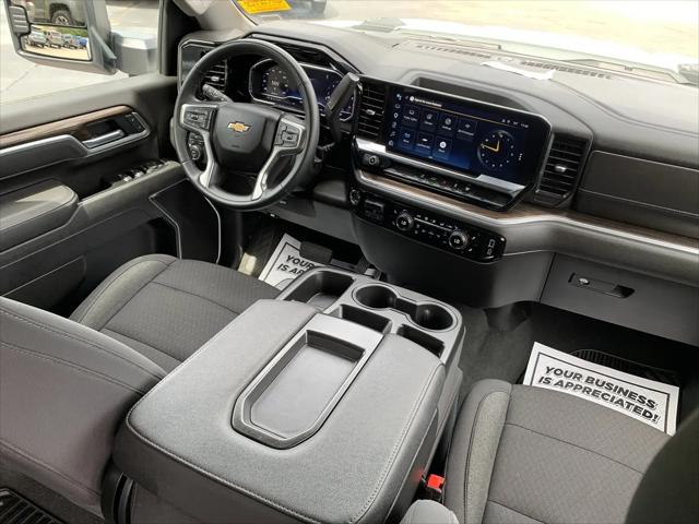 2025 Chevrolet Silverado 2500HD 4WD Crew Cab Standard Bed LT