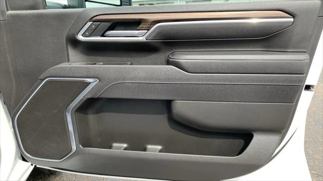 2025 Chevrolet Silverado 2500HD 4WD Crew Cab Standard Bed LT