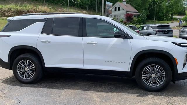 2025 Chevrolet Traverse FWD LT