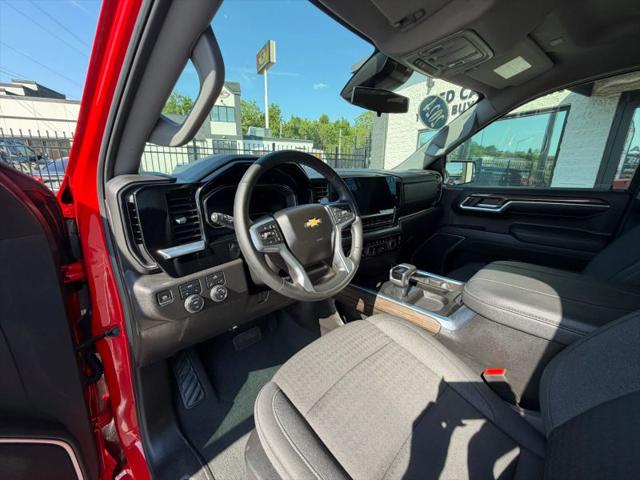 2024 Chevrolet Silverado 1500 4WD Crew Cab Short Bed LT