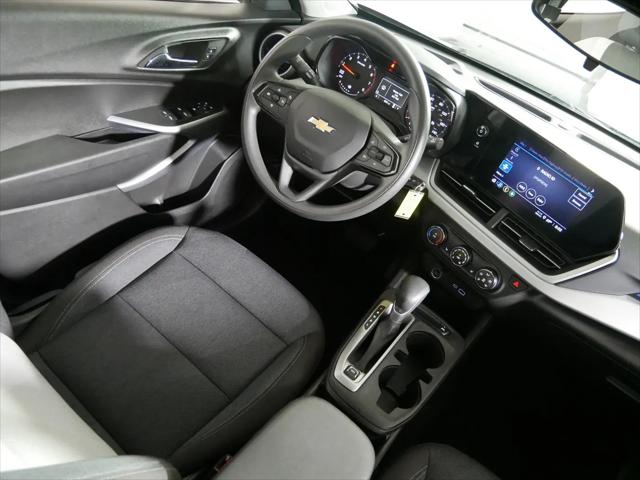 2025 Chevrolet Trax FWD LS