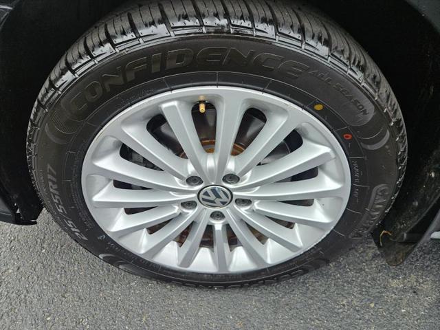 2016 Volkswagen Passat 1.8T SE