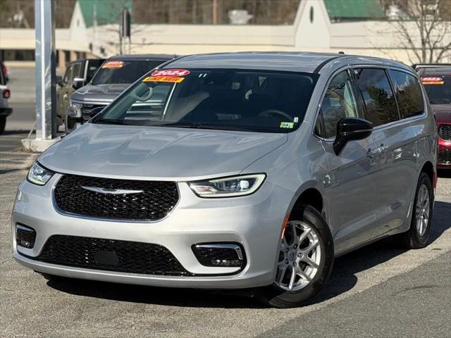 2024 Chrysler Pacifica Touring L for sale in Barre, VT