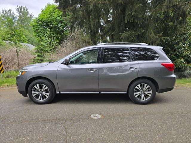 2017 Nissan Pathfinder SL