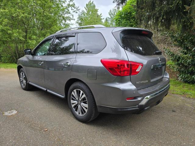 2017 Nissan Pathfinder SL