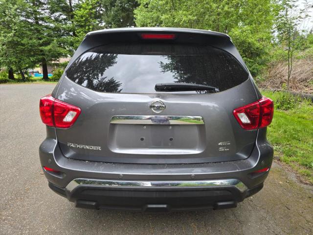 2017 Nissan Pathfinder SL