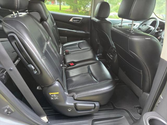 2017 Nissan Pathfinder SL