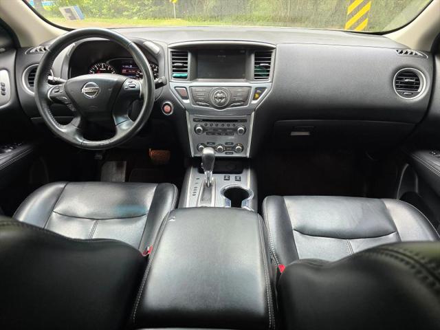 2017 Nissan Pathfinder SL