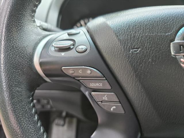 2017 Nissan Pathfinder SL