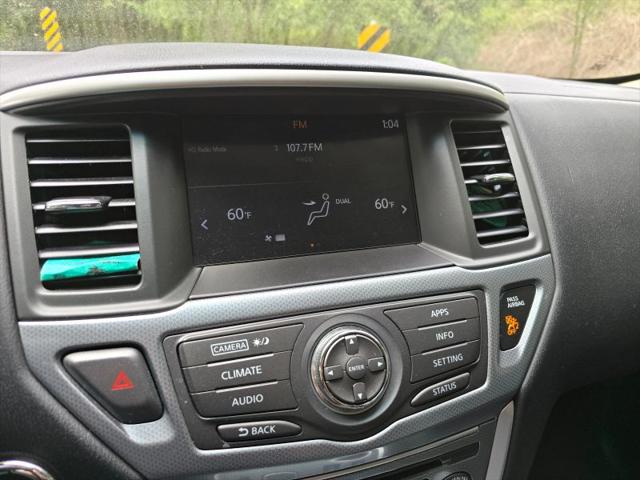2017 Nissan Pathfinder SL