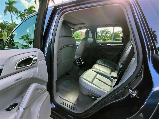 2014 Porsche Cayenne Cayenne