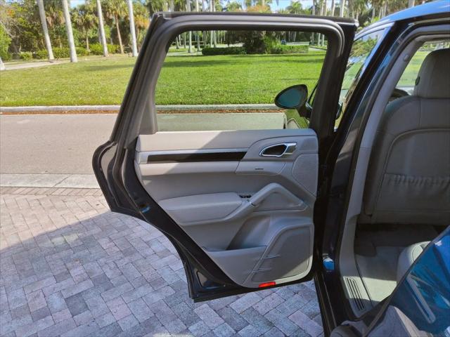 2014 Porsche Cayenne Cayenne