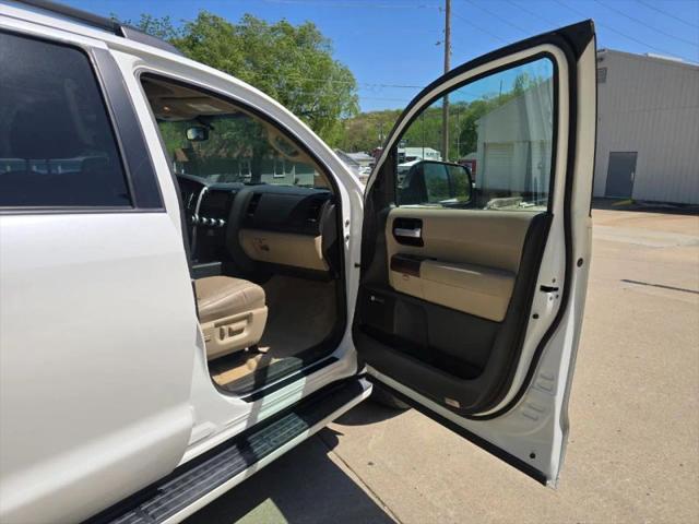 2011 Toyota Sequoia Platinum 5.7L V8