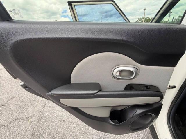 2015 Kia Soul Base