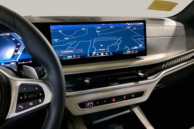 2025 BMW X7 M60i