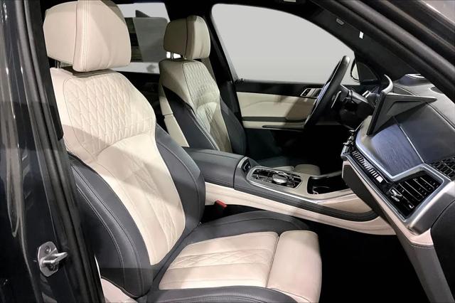 2025 BMW X7 M60i
