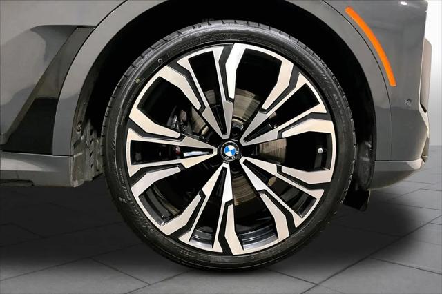 2025 BMW X7 M60i
