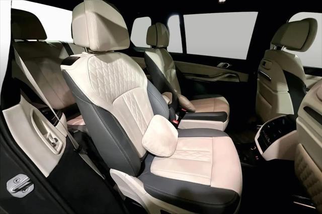 2025 BMW X7 M60i