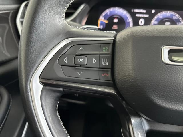 2022 Jeep Grand Cherokee L Laredo 4x4