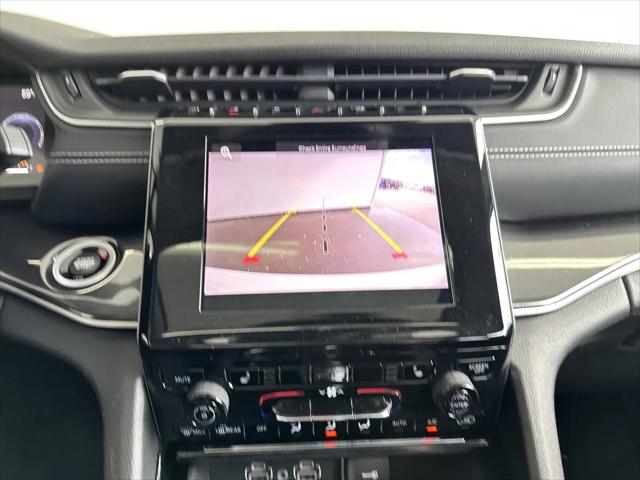 2022 Jeep Grand Cherokee L Laredo 4x4