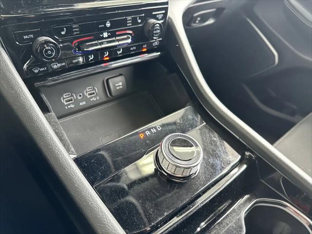 2022 Jeep Grand Cherokee L Laredo 4x4