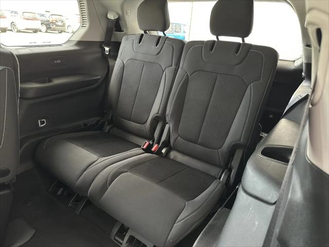 2022 Jeep Grand Cherokee L Laredo 4x4