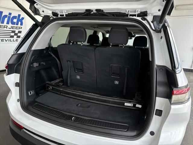 2022 Jeep Grand Cherokee L Laredo 4x4