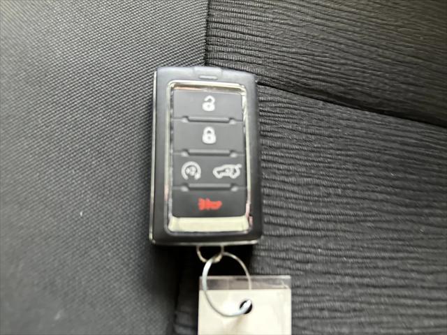 2022 Jeep Grand Cherokee L Laredo 4x4