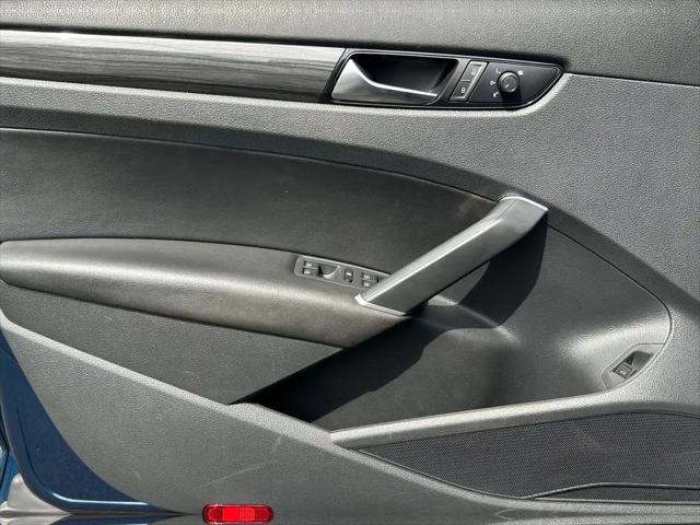 2021 Volkswagen Passat 2.0T R-Line