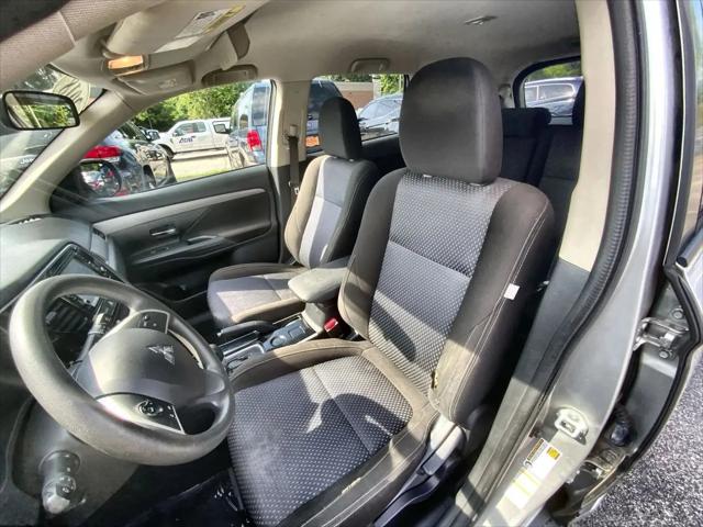 2018 Mitsubishi Outlander ES