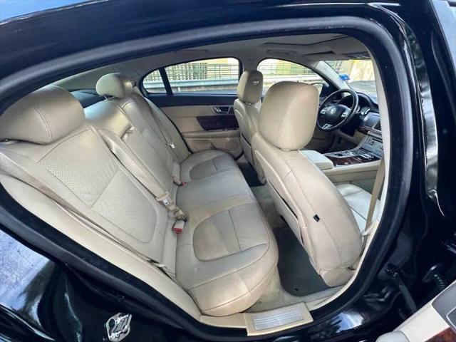 2011 Jaguar XF Premium