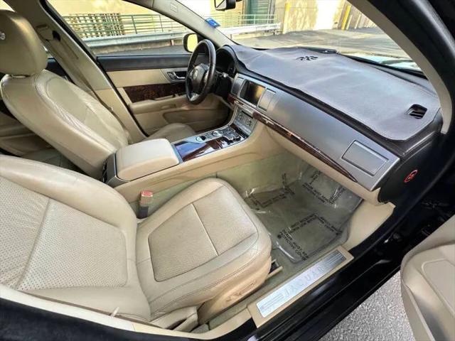 2011 Jaguar XF Premium