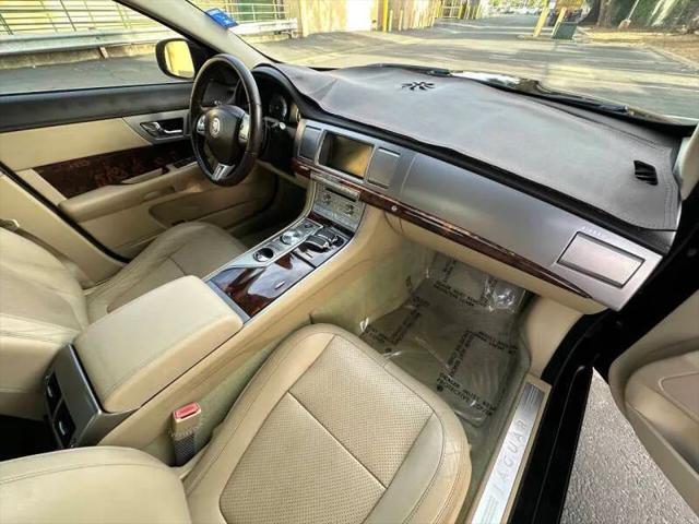 2011 Jaguar XF Premium