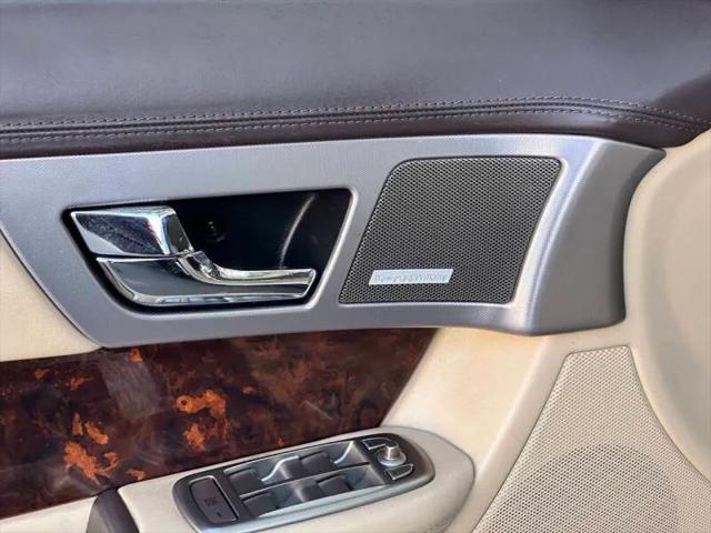 2011 Jaguar XF Premium