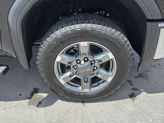 2026 GMC Sierra 2500HD Crew Cab, Standard Bed, SLT, 4WD