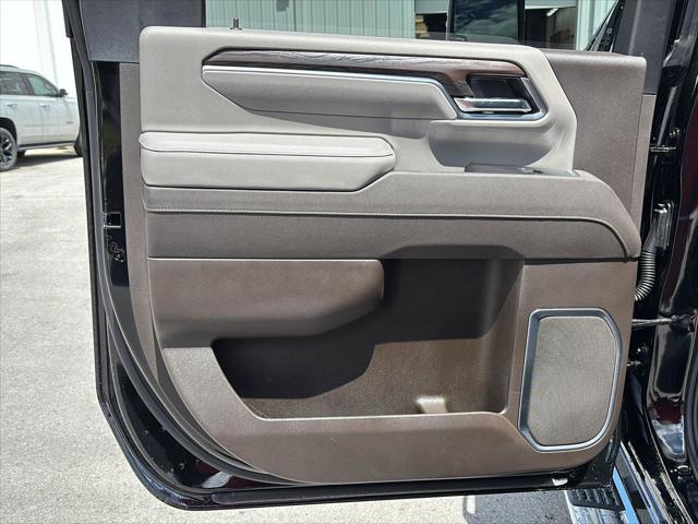2026 GMC Sierra 2500HD Crew Cab, Standard Bed, SLT, 4WD
