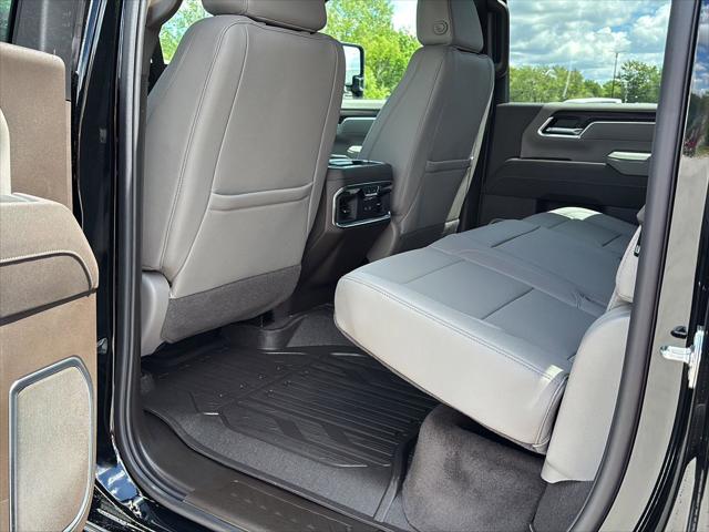 2026 GMC Sierra 2500HD Crew Cab, Standard Bed, SLT, 4WD