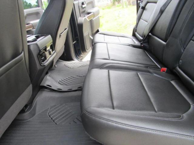 2020 Chevrolet Silverado 1500 4WD Crew Cab Short Bed RST