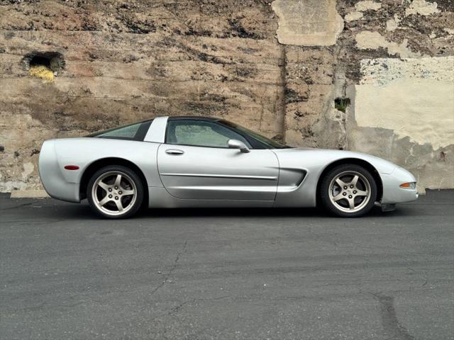 2004 Chevrolet Corvette Base