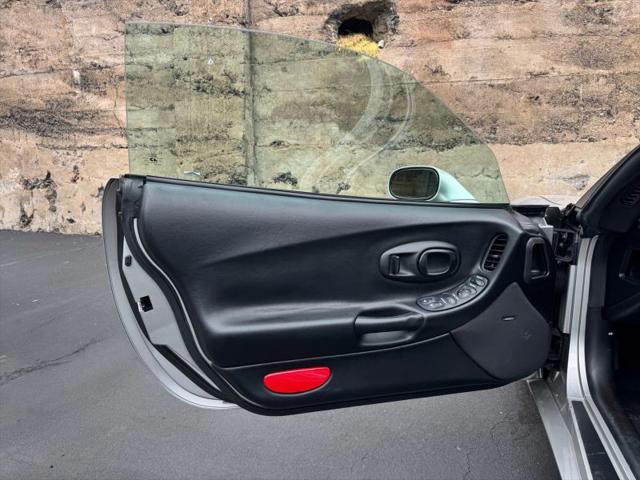 2004 Chevrolet Corvette Base