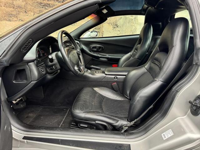 2004 Chevrolet Corvette Base