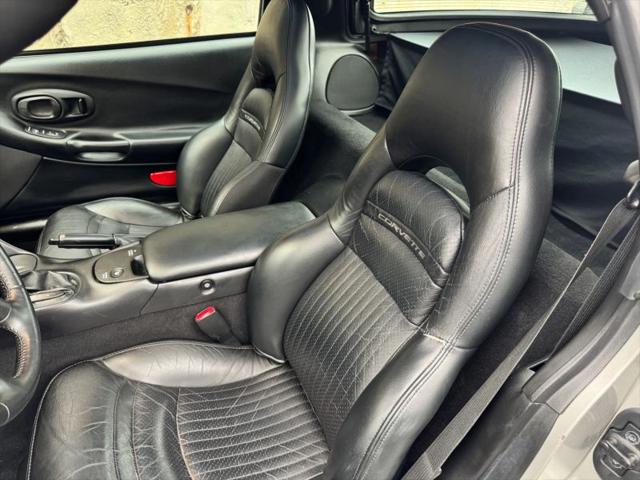 2004 Chevrolet Corvette Base