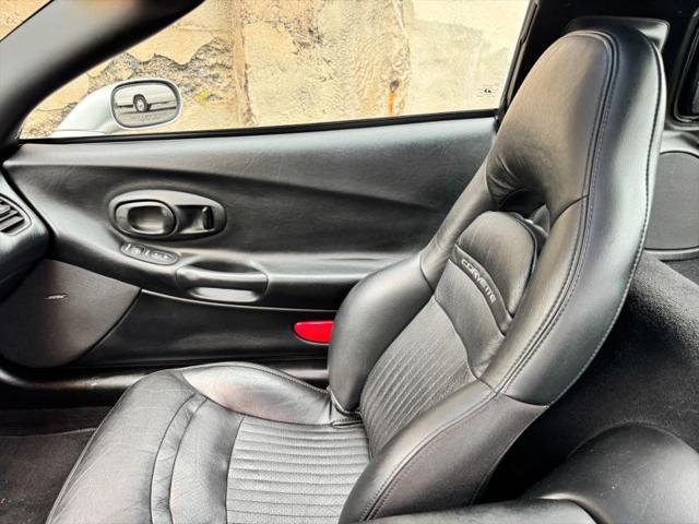 2004 Chevrolet Corvette Base